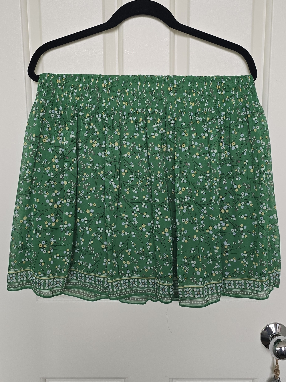 Max Studio Green Floral Smocked Mini Skirt